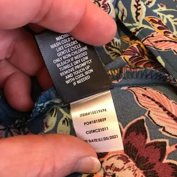 Torrid Midnight floral blue purple wrap front tunic top size 4 or 4X NWT - Picture 13 of 16